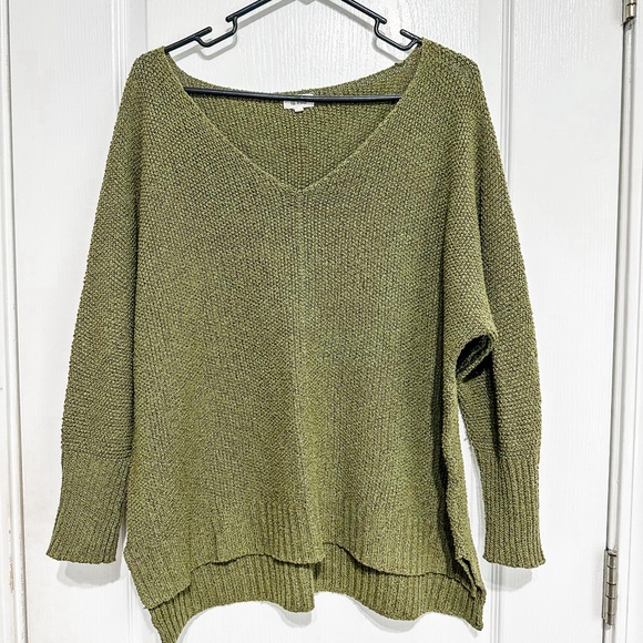 LA MIEL WINNIE Olive V-Neck Sweater - Picture 1 of 6